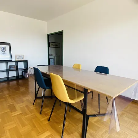 Le Camonil 2 Apartment