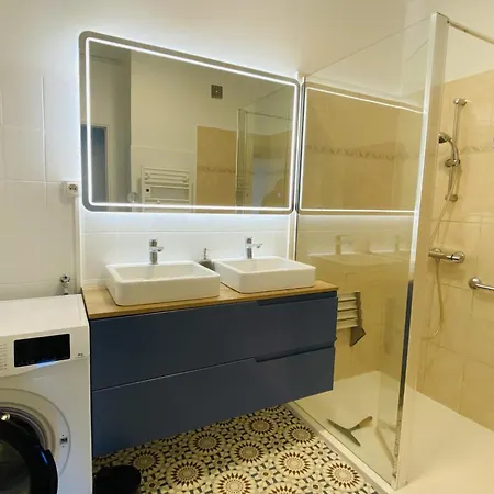 Le Camonil 2 Apartment
